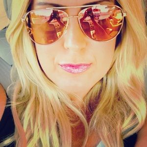 Meet your Posher, Tina